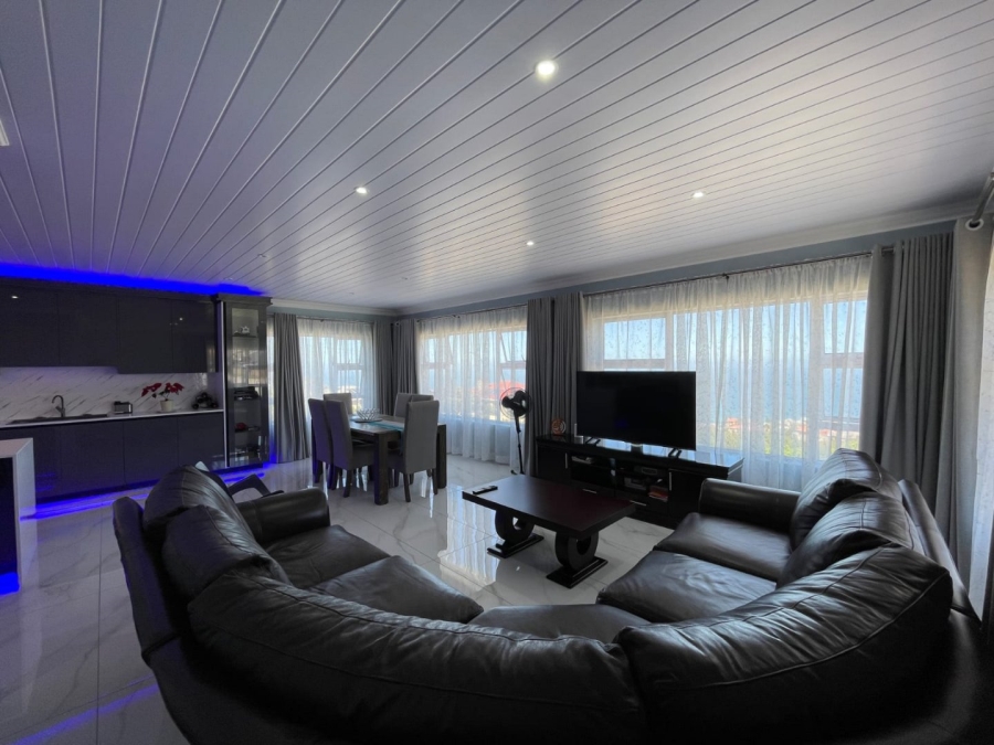 5 Bedroom Property for Sale in Dana Bay Western Cape